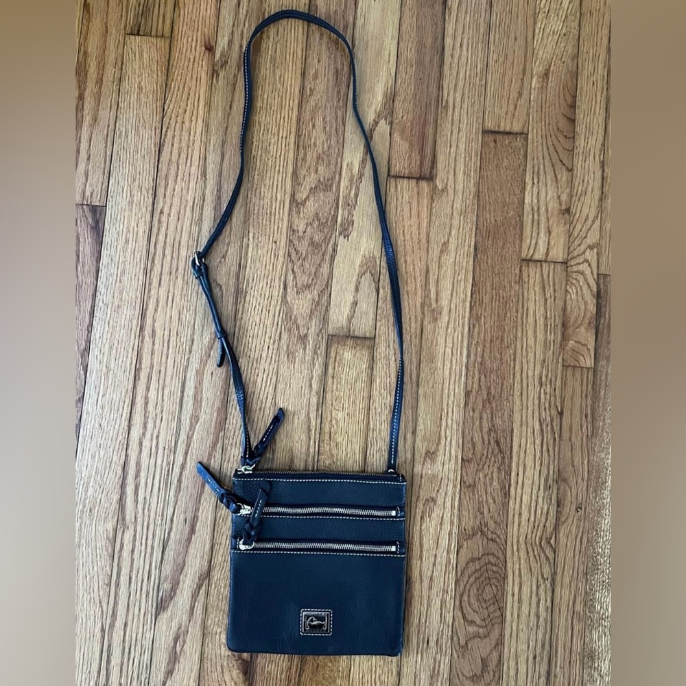 BRAND NEW Dooney & Burke Leather Pebble Grain Crossbody Bag